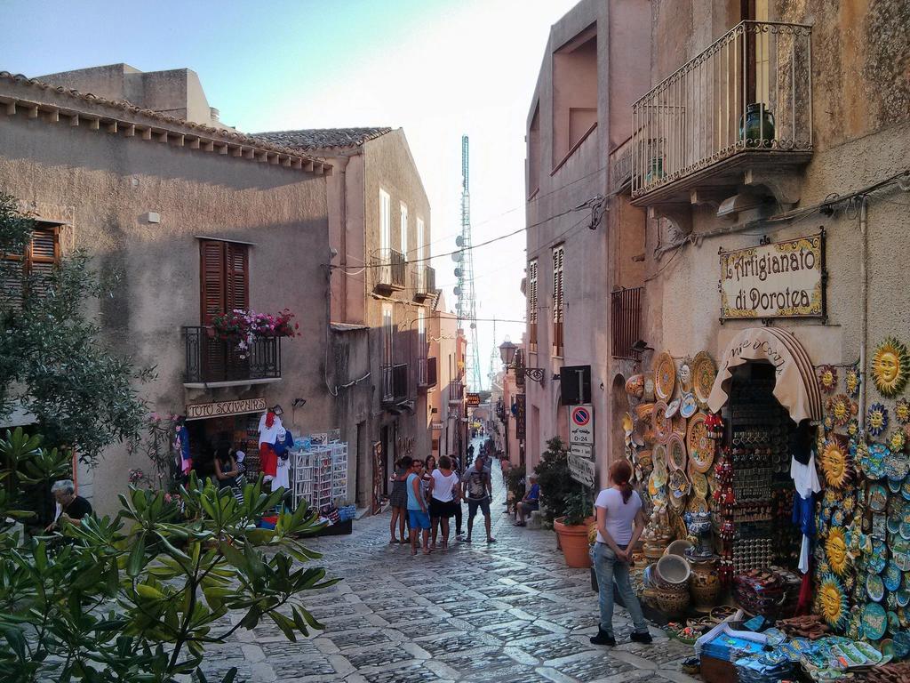 Casa Del Clown Trapani Bagian luar foto